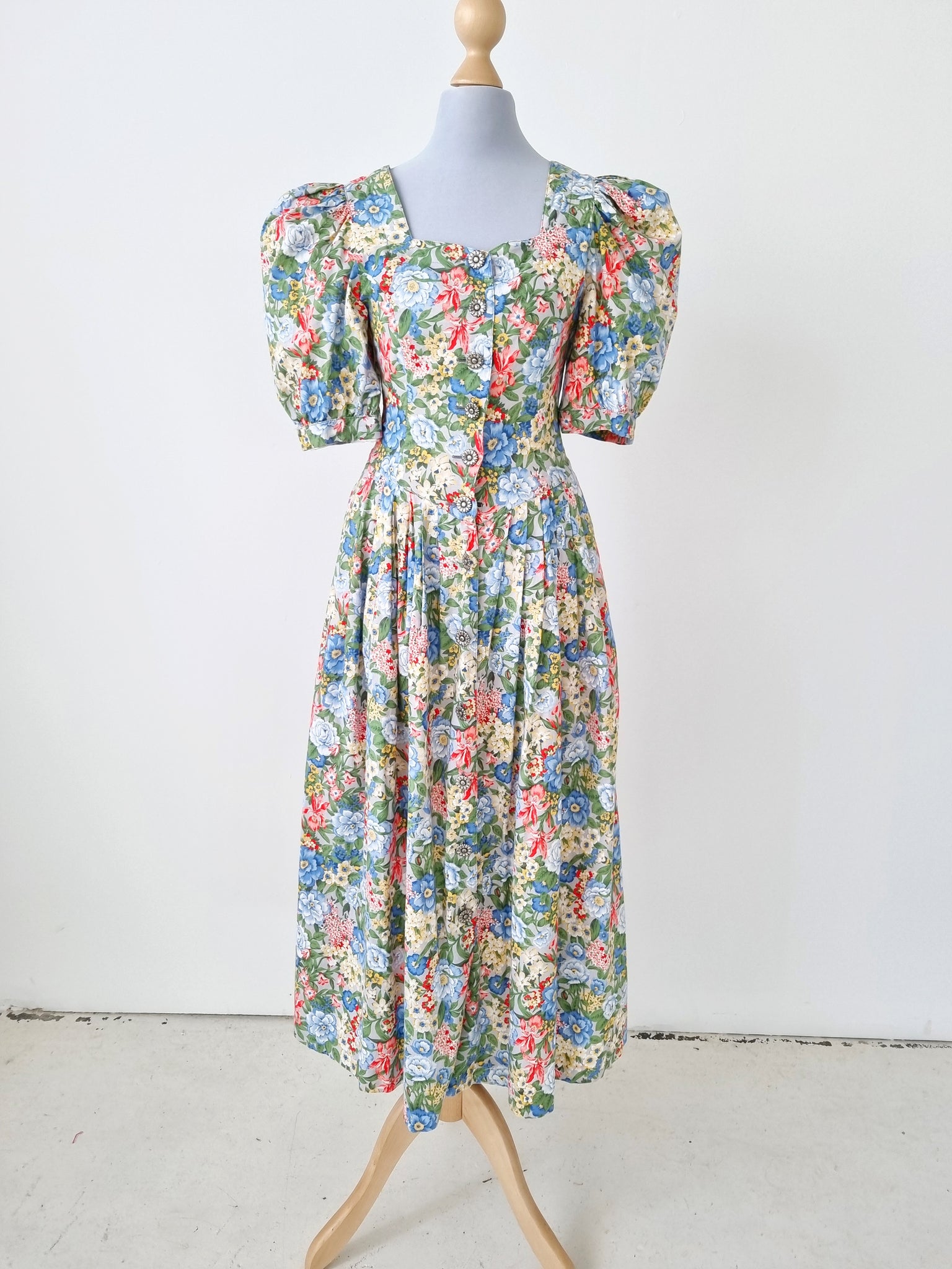 Vintage Sunflower Button Maxi Dress