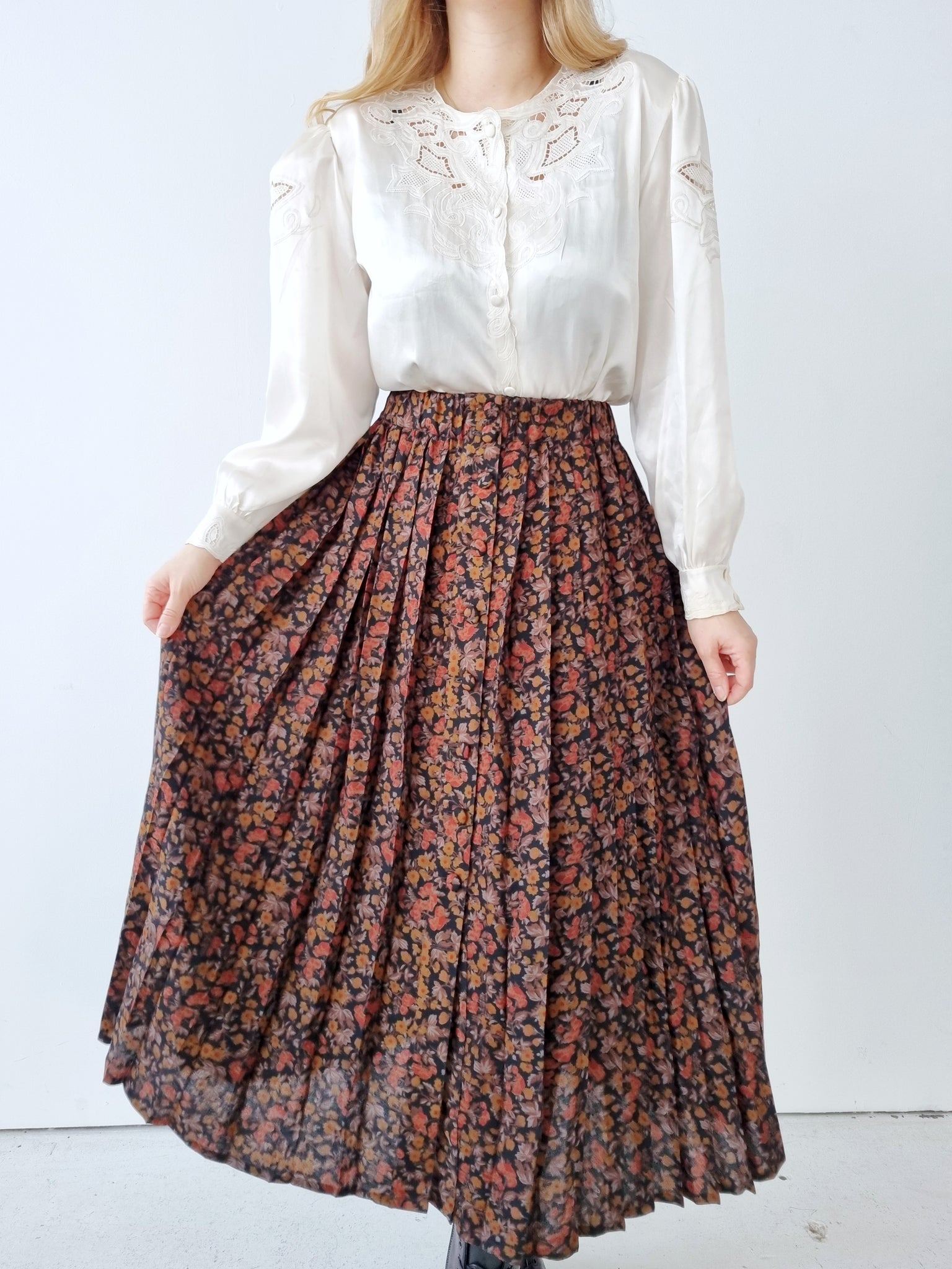 Vintage Handmade Floral Plissee skirt