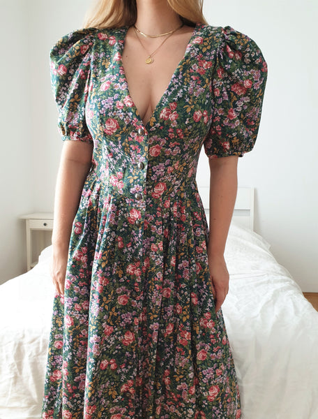  Vintage Rose Garden Puff Sleeve Dress