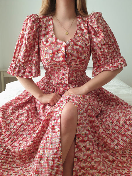  Vintage Red Daisy Dress